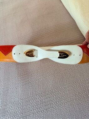Salvatore Ferragamo White Leather Belt with Red and Orange Accents. Adjustable